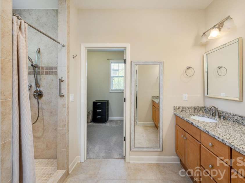 31 BLACK IRON Lane, Hendersonville, NC 28792.  MLS# CAR4373966, YatesRealty ID 18131. 