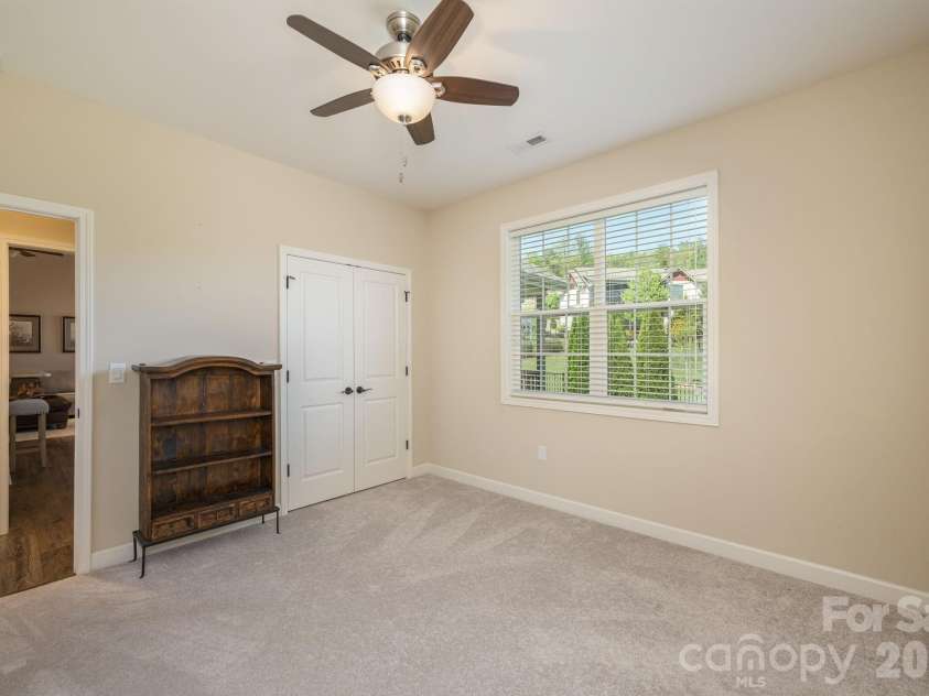31 BLACK IRON Lane, Hendersonville, NC 28792.  MLS# CAR4373966, YatesRealty ID 18131. 
