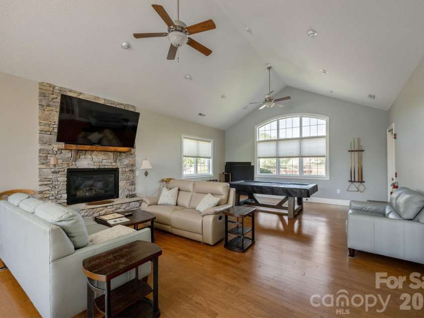31 BLACK IRON Lane, Hendersonville, NC 28792.  MLS# CAR4373966, YatesRealty ID 18131. 