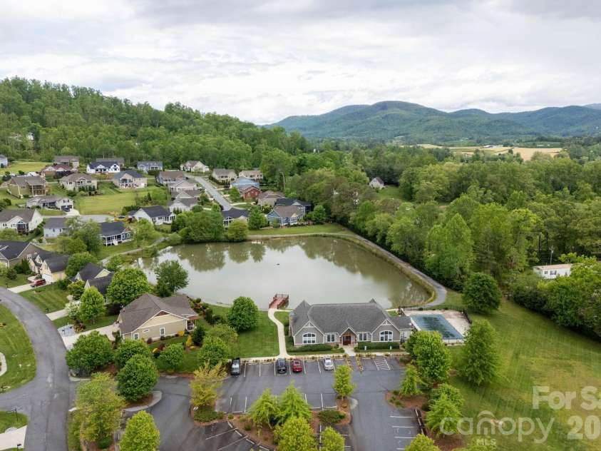 31 BLACK IRON Lane, Hendersonville, NC 28792.  MLS# CAR4373966, YatesRealty ID 18131. 