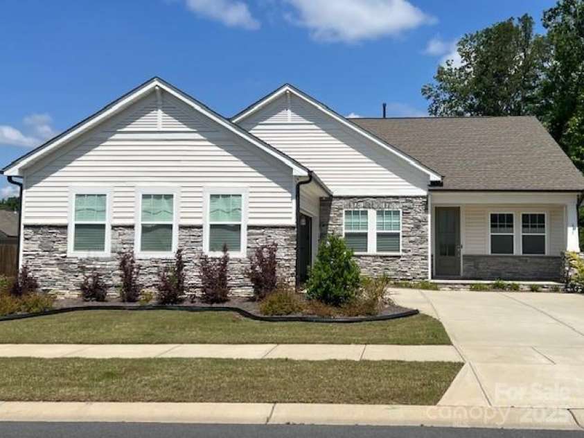 315 Skyebrook Lane, Rock Hill, SC 29730.  MLS# CAR4219949, YatesRealty ID 18131. 