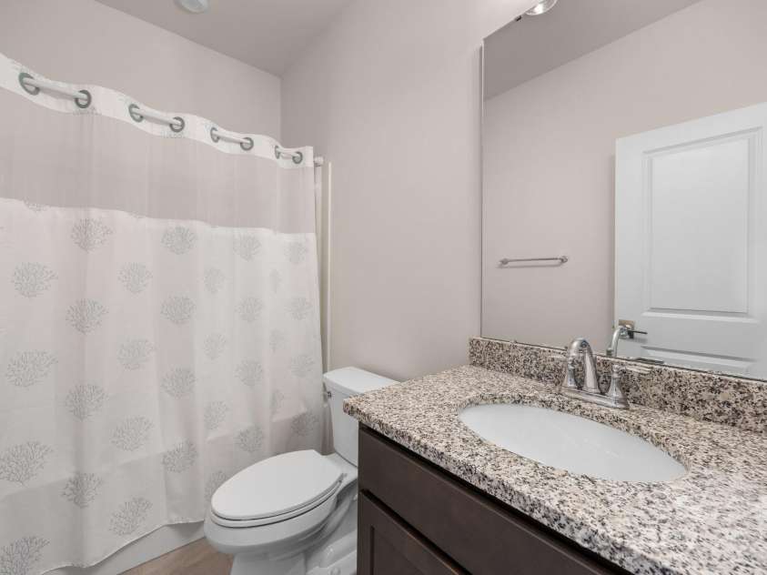 315 Skyebrook Lane, Rock Hill, SC 29730.  MLS# CAR4219949, YatesRealty ID 18131. Hall Bath between 2nd and 3rd bedrooms.