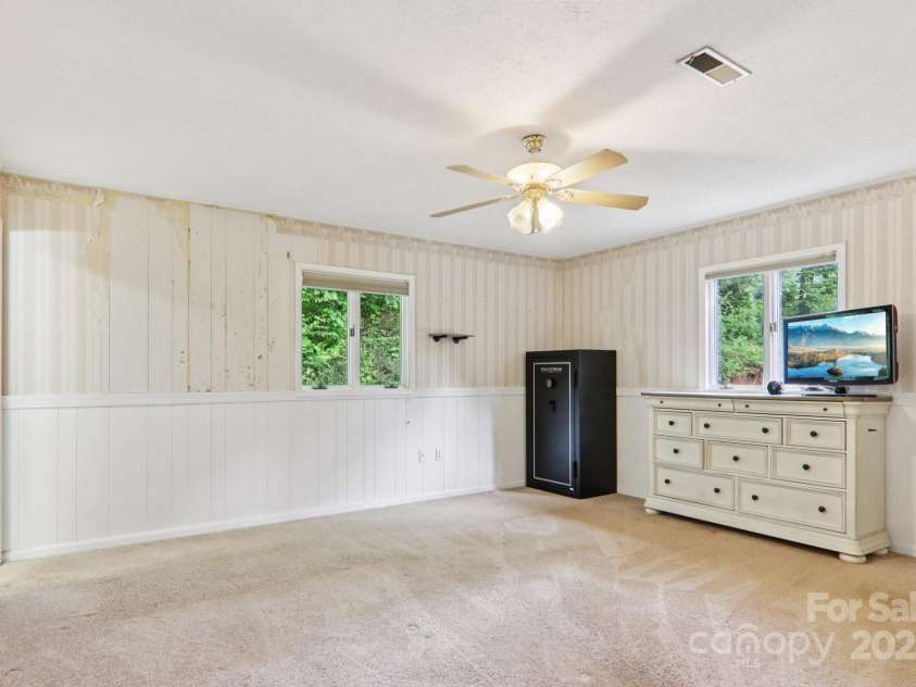 169 Sunshine Cove Road, Waynesville, NC 28785.  MLS# CAR4261350, YatesRealty ID 18133. 