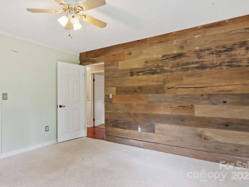 169 Sunshine Cove Road, Waynesville, NC 28785.  MLS# CAR4261350, YatesRealty ID 18133. 