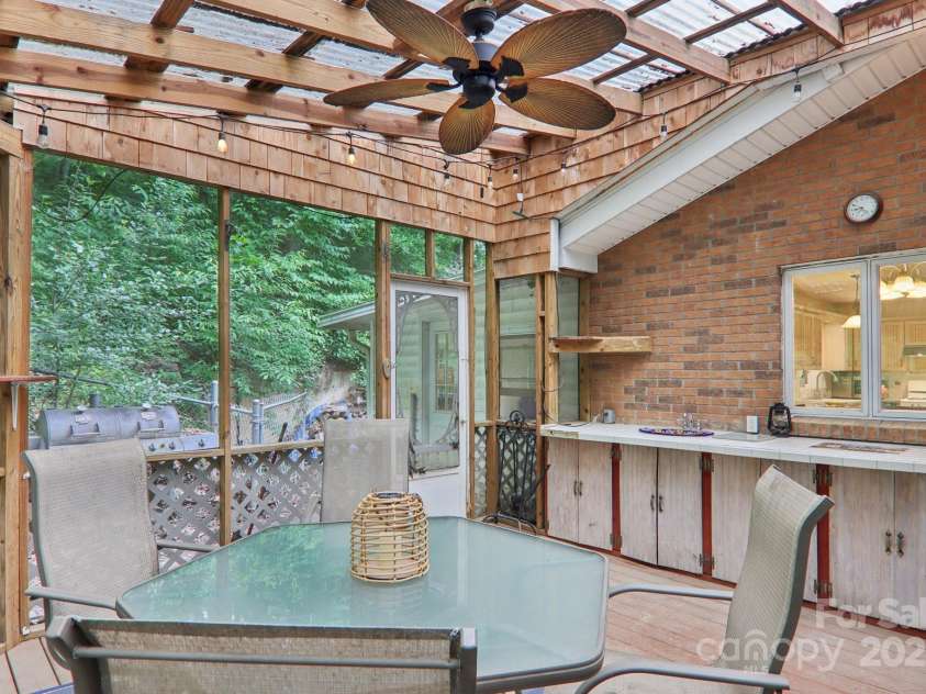 169 Sunshine Cove Road, Waynesville, NC 28785.  MLS# CAR4261350, YatesRealty ID 18133. 