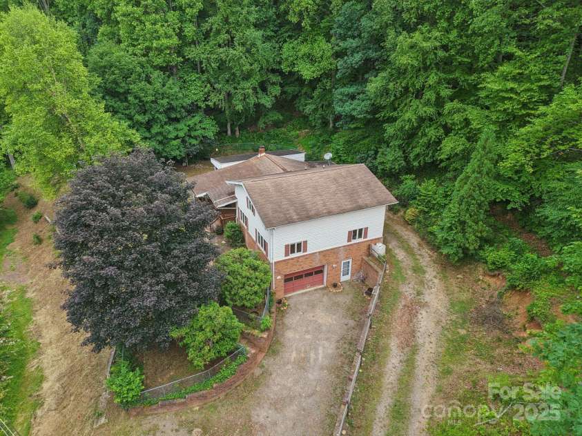 169 Sunshine Cove Road, Waynesville, NC 28785.  MLS# CAR4261350, YatesRealty ID 18133. 