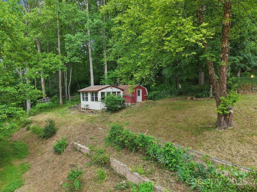 169 Sunshine Cove Road, Waynesville, NC 28785.  MLS# CAR4261350, YatesRealty ID 18133. 