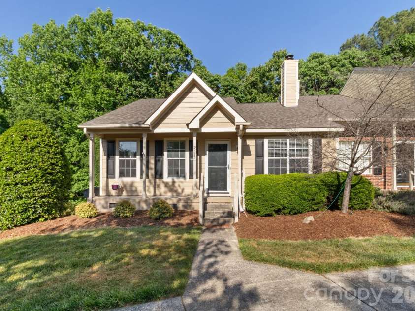 9313 Four Mile Creek Road, Charlotte, NC 28277.  MLS# CAR4366385, YatesRealty ID 18133. 