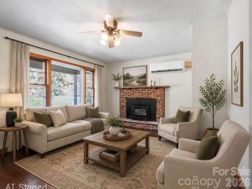 689 Bald Mountain Road, Burnsville, NC 28714.  MLS# CAR4309436, YatesRealty ID 18134. 