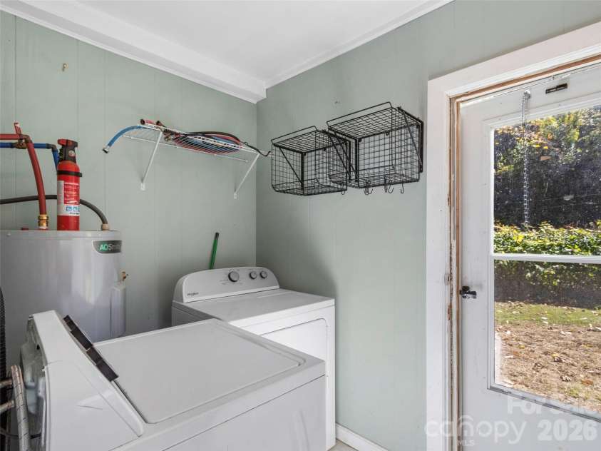 689 Bald Mountain Road, Burnsville, NC 28714.  MLS# CAR4309436, YatesRealty ID 18134. Laundry/Mud Room