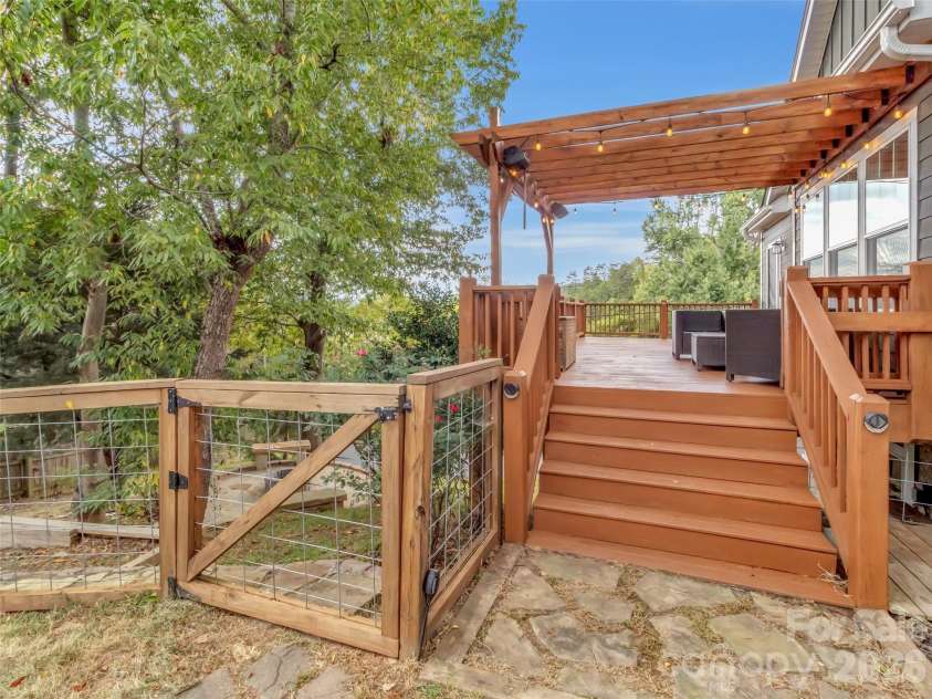 17 Elkmont Terrace, Asheville, NC 28804.  MLS# CAR4298247, YatesRealty ID 18136. Main level deck.