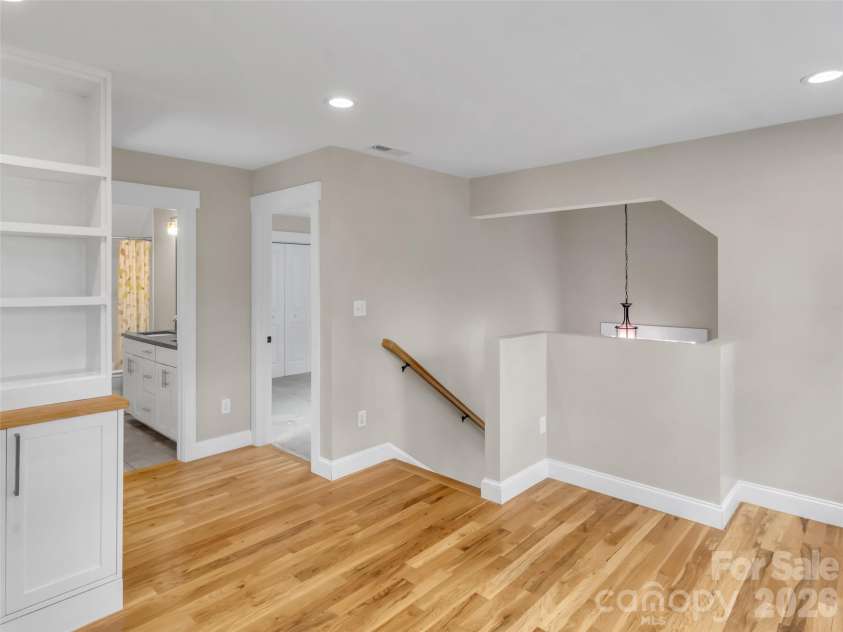 17 Elkmont Terrace, Asheville, NC 28804.  MLS# CAR4298247, YatesRealty ID 18136. Upper level.