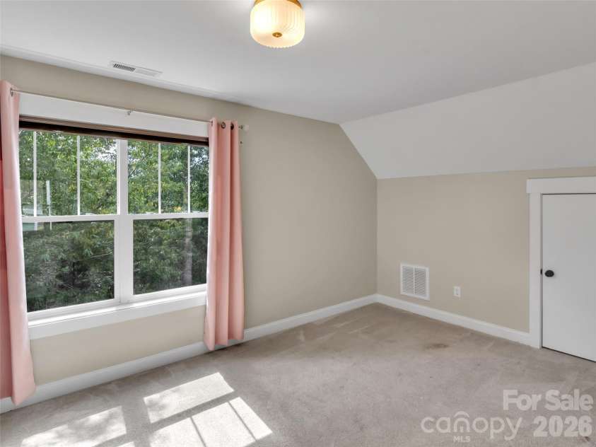 17 Elkmont Terrace, Asheville, NC 28804.  MLS# CAR4298247, YatesRealty ID 18136. Upper level.