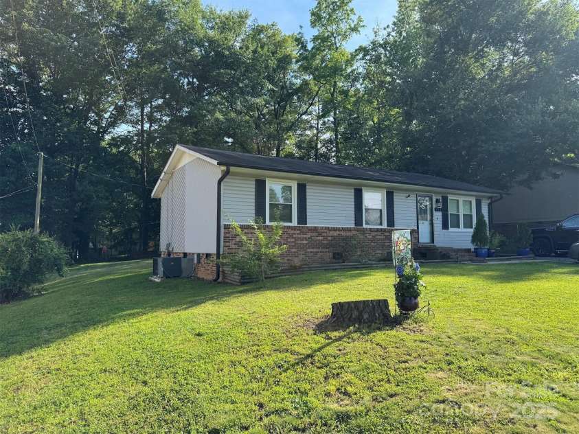 212 Texas Avenue, Bessemer City, NC 28016.  MLS# CAR4268621, YatesRealty ID 18136. 