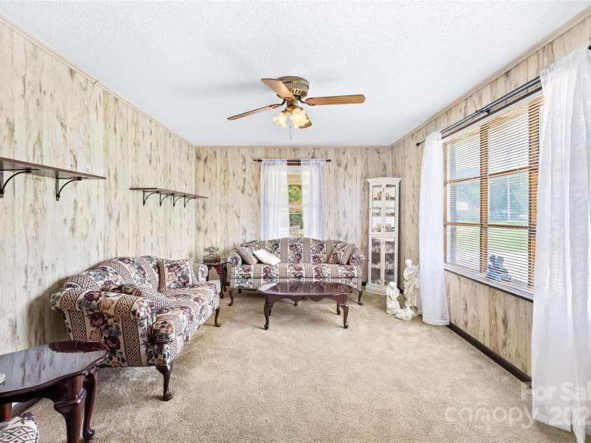 416 Donna Avenue, Gastonia, NC 28052.  MLS# CAR4268731, YatesRealty ID 18137. 