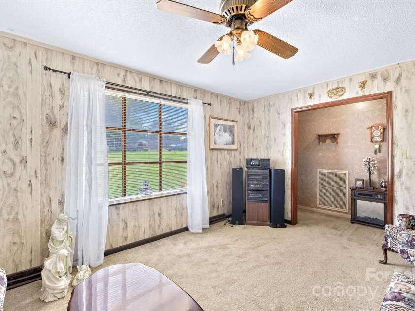 416 Donna Avenue, Gastonia, NC 28052.  MLS# CAR4268731, YatesRealty ID 18137. 