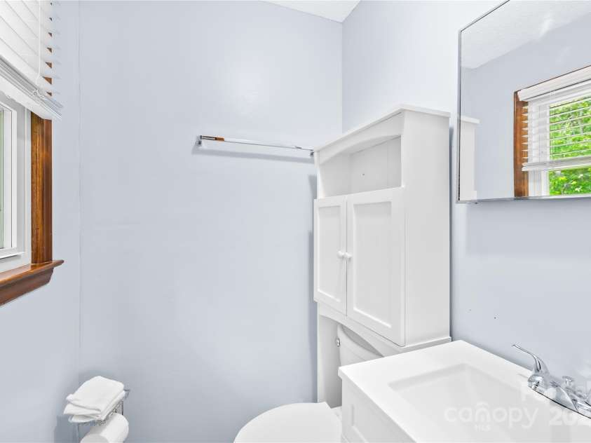 416 Donna Avenue, Gastonia, NC 28052.  MLS# CAR4268731, YatesRealty ID 18137. 