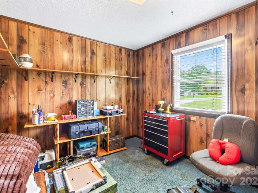 416 Donna Avenue, Gastonia, NC 28052.  MLS# CAR4268731, YatesRealty ID 18137. 