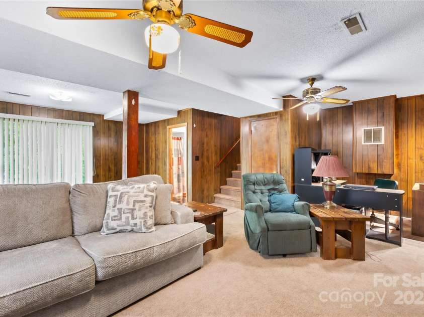 416 Donna Avenue, Gastonia, NC 28052.  MLS# CAR4268731, YatesRealty ID 18137. 