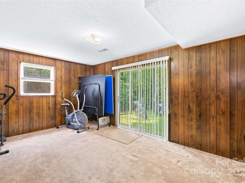 416 Donna Avenue, Gastonia, NC 28052.  MLS# CAR4268731, YatesRealty ID 18137. 