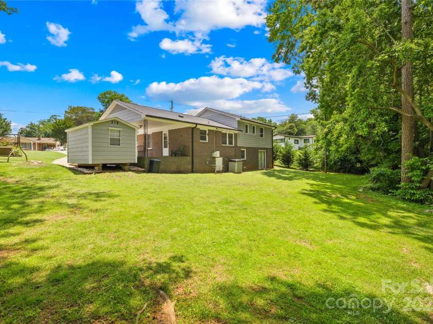 416 Donna Avenue, Gastonia, NC 28052.  MLS# CAR4268731, YatesRealty ID 18137. 