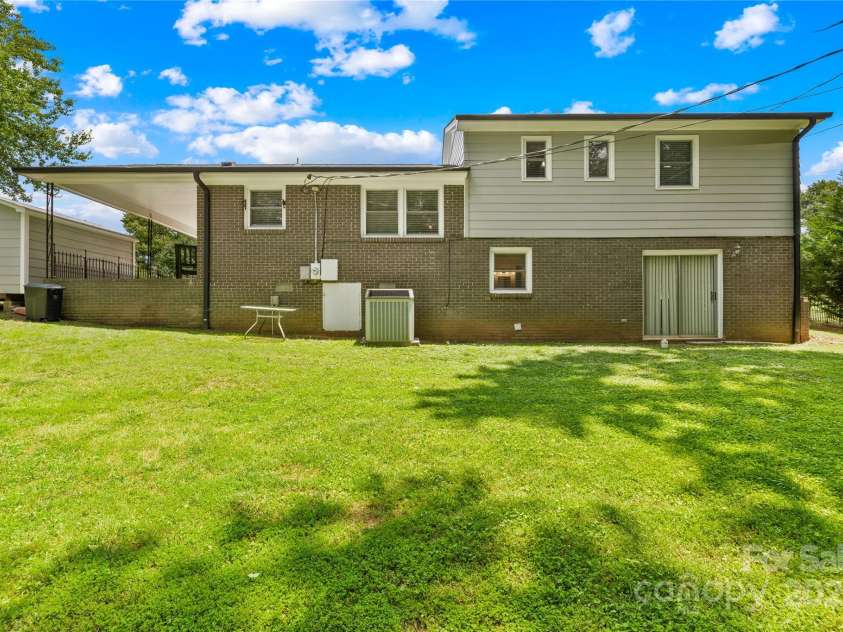 416 Donna Avenue, Gastonia, NC 28052.  MLS# CAR4268731, YatesRealty ID 18137. 