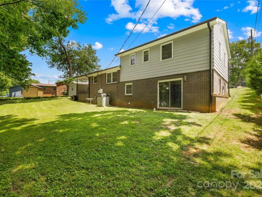 416 Donna Avenue, Gastonia, NC 28052.  MLS# CAR4268731, YatesRealty ID 18137. 
