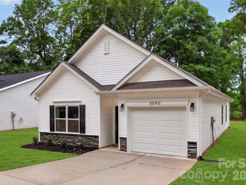 3040 Mulberry Church Road, Charlotte, NC 28208.  MLS# CAR4370756, YatesRealty ID 18139. 