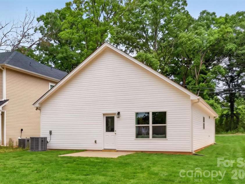 3040 Mulberry Church Road, Charlotte, NC 28208.  MLS# CAR4370756, YatesRealty ID 18139. 