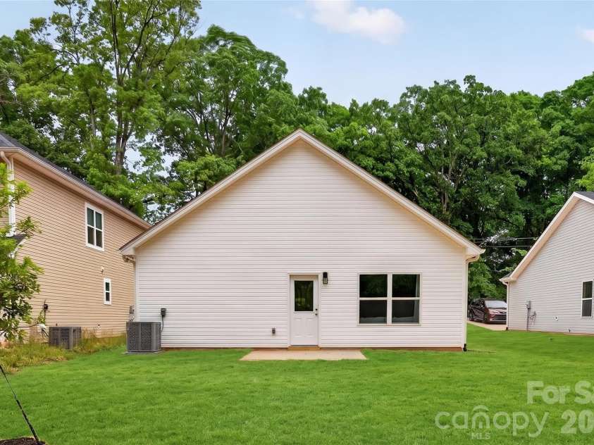 3040 Mulberry Church Road, Charlotte, NC 28208.  MLS# CAR4370756, YatesRealty ID 18139. 