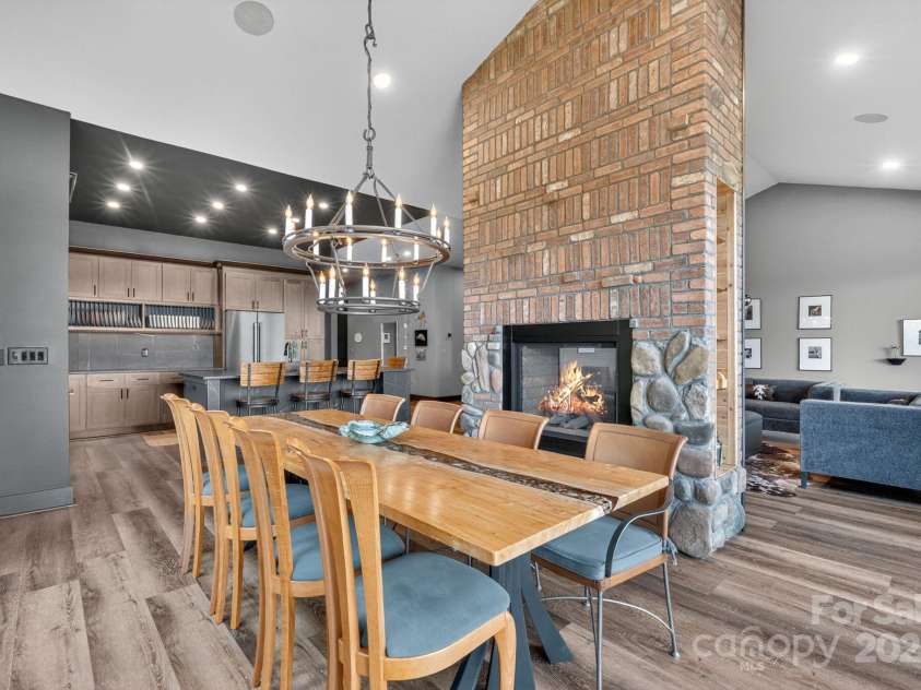 36 Northland Court, Flat Rock, NC 28731.  MLS# CAR4293031, YatesRealty ID 1814. Dining 