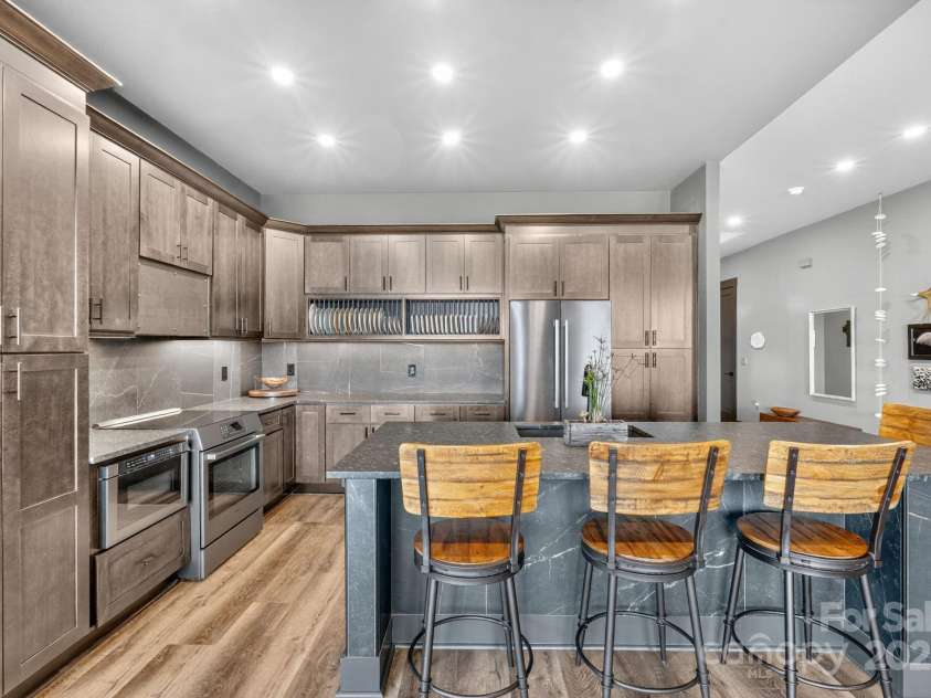 36 Northland Court, Flat Rock, NC 28731.  MLS# CAR4293031, YatesRealty ID 1814. Kitchen