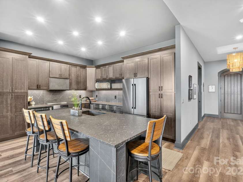 36 Northland Court, Flat Rock, NC 28731.  MLS# CAR4293031, YatesRealty ID 1814. Kitchen