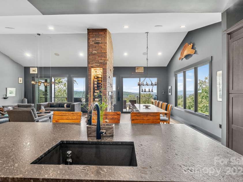 36 Northland Court, Flat Rock, NC 28731.  MLS# CAR4293031, YatesRealty ID 1814. Kitchen views