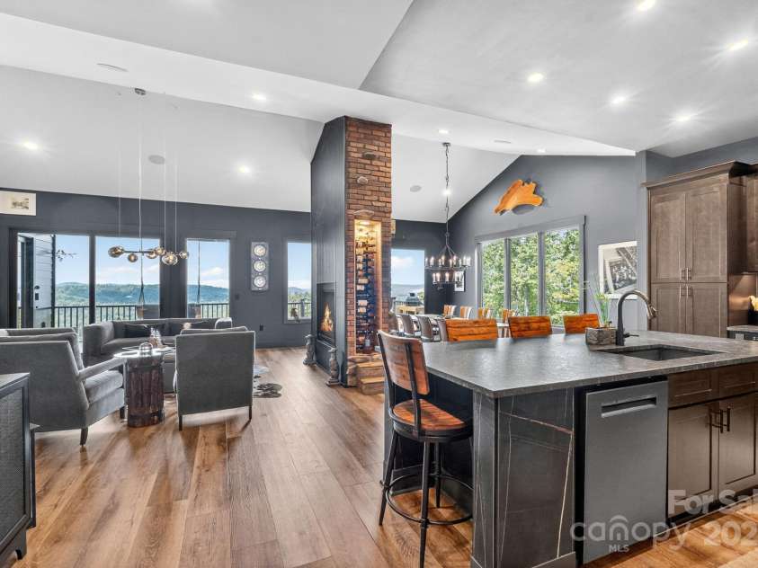 36 Northland Court, Flat Rock, NC 28731.  MLS# CAR4293031, YatesRealty ID 1814. Main living