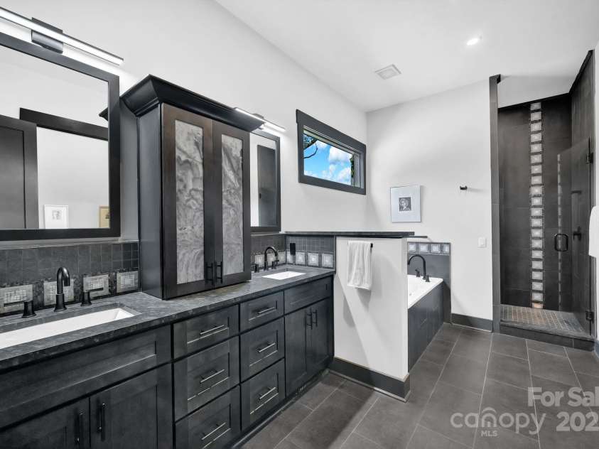 36 Northland Court, Flat Rock, NC 28731.  MLS# CAR4293031, YatesRealty ID 1814. Primary bathroom