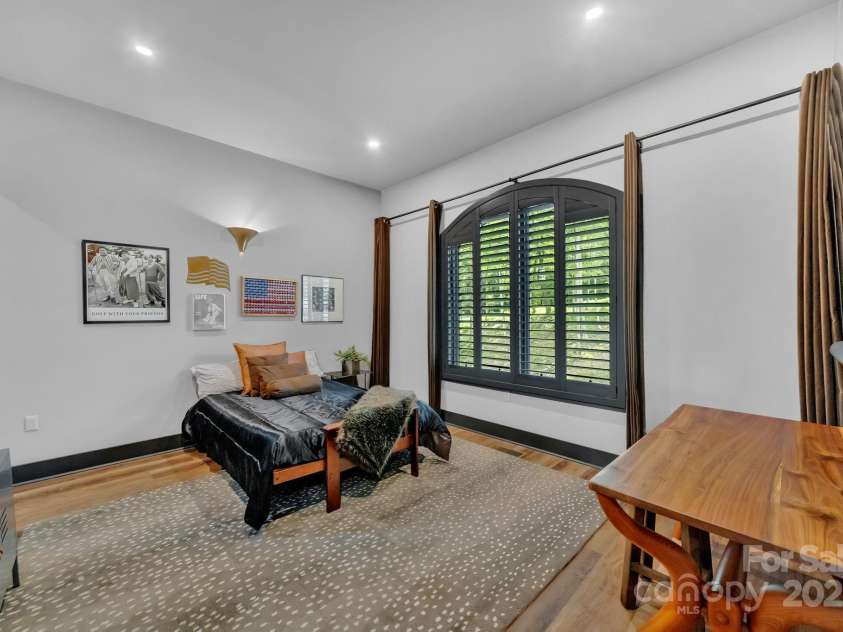 36 Northland Court, Flat Rock, NC 28731.  MLS# CAR4293031, YatesRealty ID 1814. Spacious gust bedroom