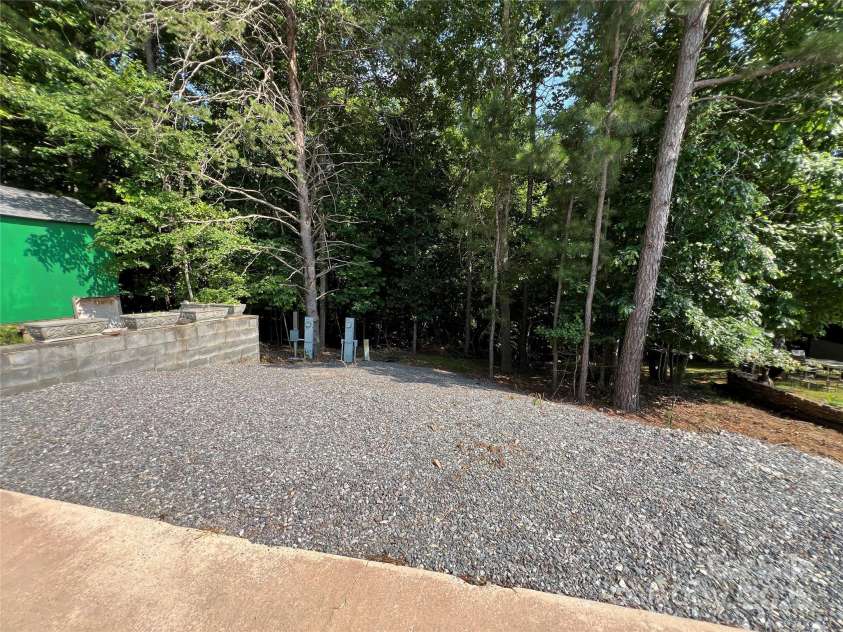 207 Cardinal Drive, New London, NC 28127.  MLS# CAR4268606, YatesRealty ID 18140. 