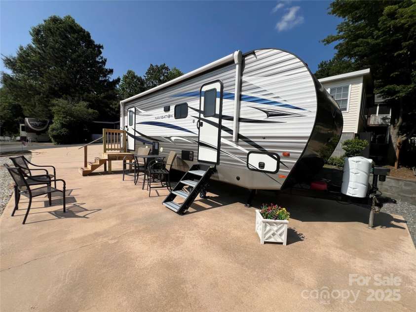 207 Cardinal Drive, New London, NC 28127.  MLS# CAR4268606, YatesRealty ID 18140. 