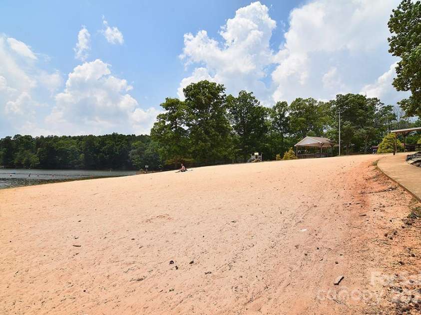 207 Cardinal Drive, New London, NC 28127.  MLS# CAR4268606, YatesRealty ID 18140. 