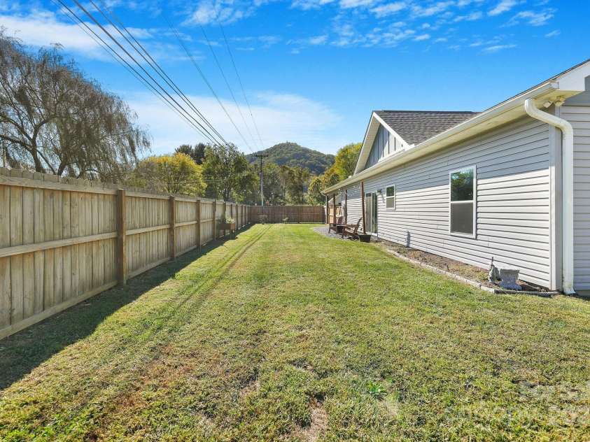 41 Utah Mountain Road, Waynesville, NC 28785.  MLS# CAR4310207, YatesRealty ID 18140. Back yard