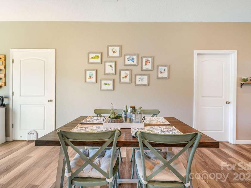 41 Utah Mountain Road, Waynesville, NC 28785.  MLS# CAR4310207, YatesRealty ID 18140. Dining area