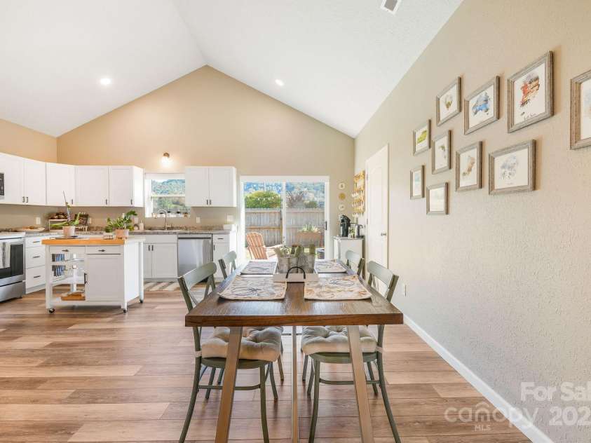 41 Utah Mountain Road, Waynesville, NC 28785.  MLS# CAR4310207, YatesRealty ID 18140. Open floor plan