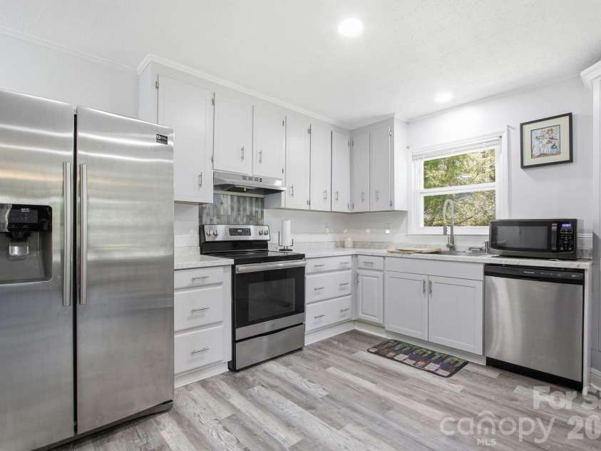 143 Snowshoe Loop, Newland, NC 28657.  MLS# CAR4377052, YatesRealty ID 18141. 