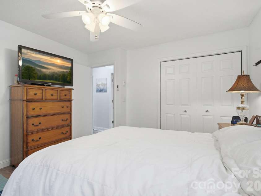 143 Snowshoe Loop, Newland, NC 28657.  MLS# CAR4377052, YatesRealty ID 18141. 