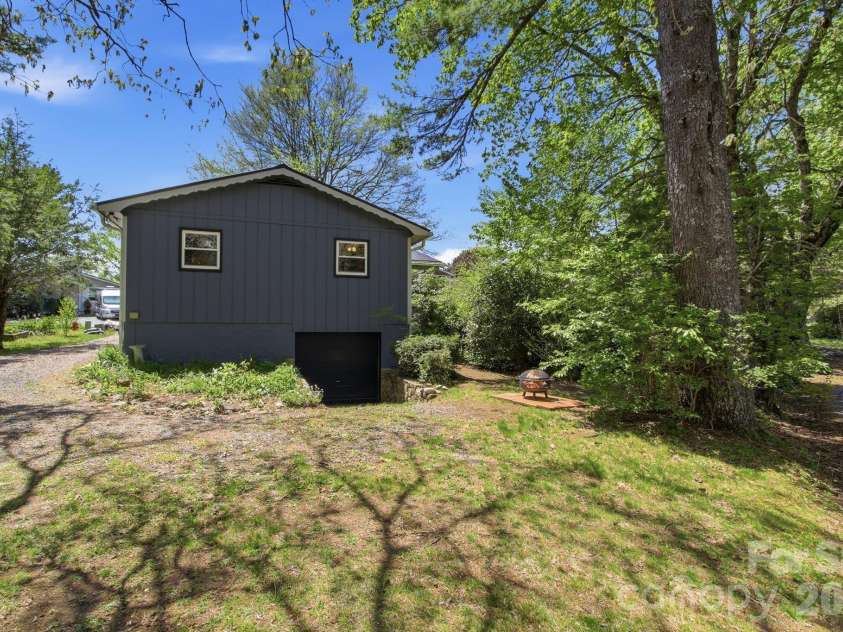 143 Snowshoe Loop, Newland, NC 28657.  MLS# CAR4377052, YatesRealty ID 18141. 
