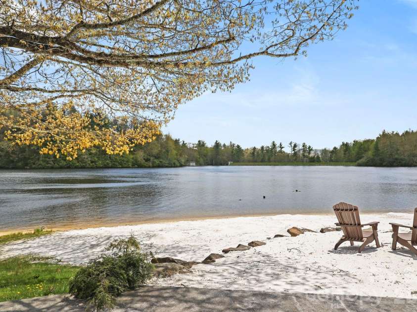 143 Snowshoe Loop, Newland, NC 28657.  MLS# CAR4377052, YatesRealty ID 18141. 