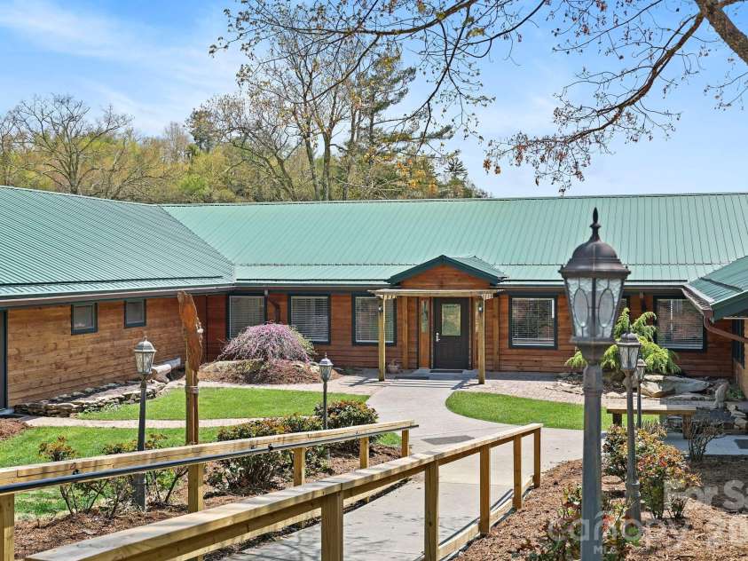143 Snowshoe Loop, Newland, NC 28657.  MLS# CAR4377052, YatesRealty ID 18141. 