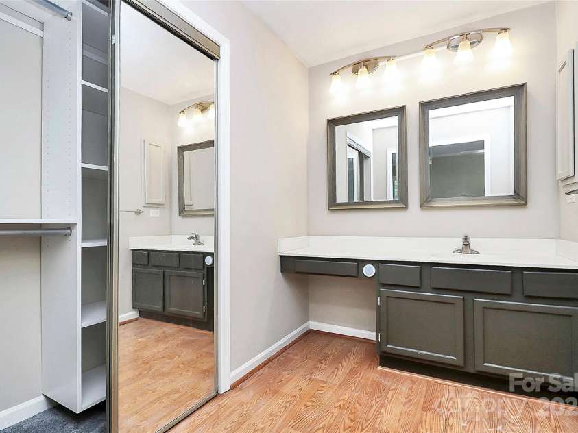 7123 Meeting Street, Charlotte, NC 28210.  MLS# CAR4259461, YatesRealty ID 18142. 