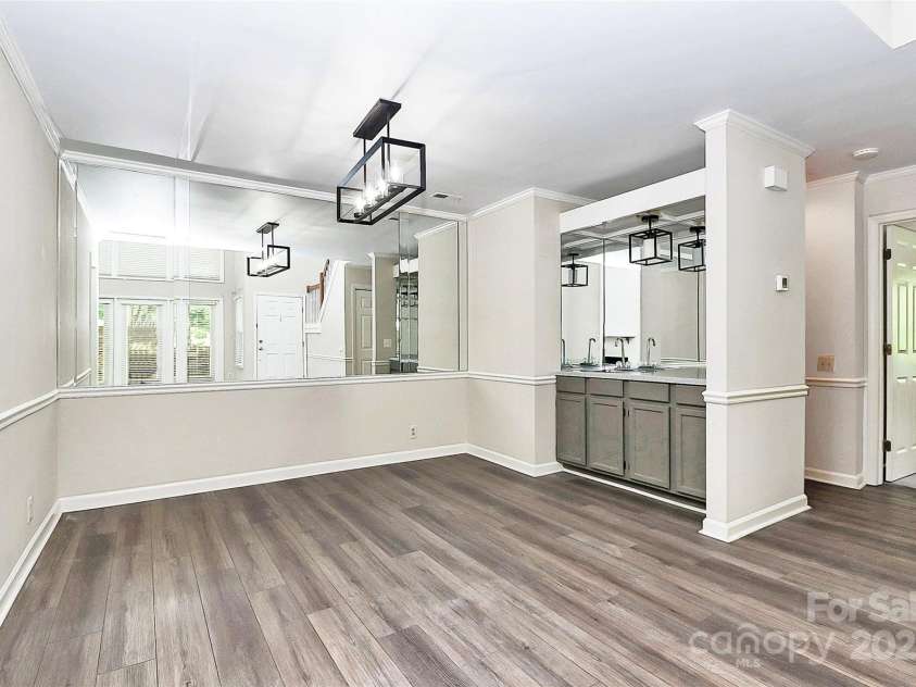 7123 Meeting Street, Charlotte, NC 28210.  MLS# CAR4259461, YatesRealty ID 18142. 